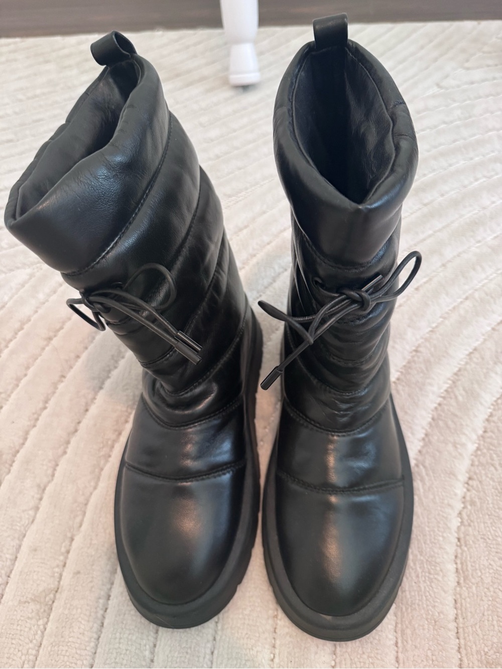 New beautiful Massimo Dutti leather boots